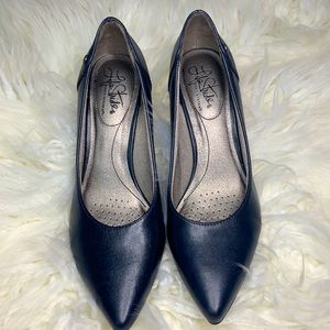 Life stride navy blue Women’s Heels